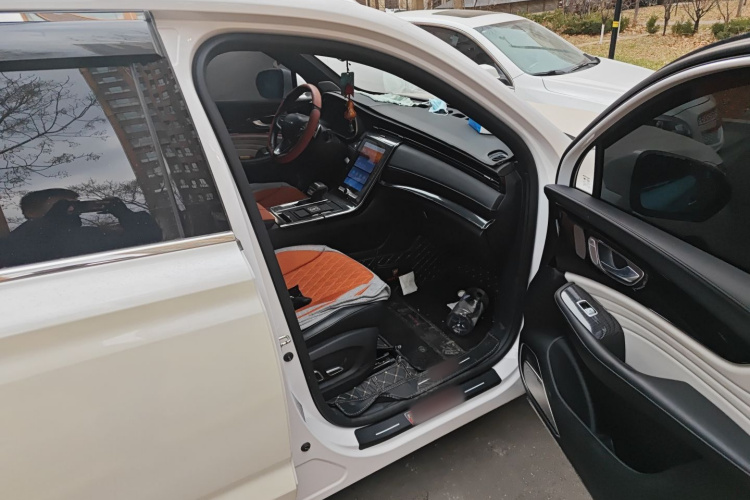 荣威RX5 MAX 2019款 400TGI 自动四驱智能座舱至尊版局部细节9005