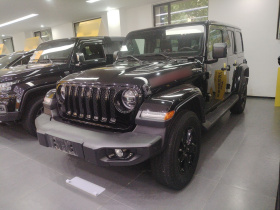 Jeep 牧马人 2022款 2.0T 高地四门版