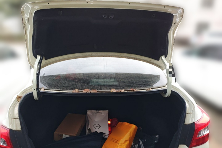 日产 轩逸 2022款 经典 1.6XE CVT舒适版中控内饰23