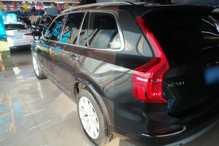 沃尔沃XC90 2019款 T5 智逸版 5座 国VI车身外观4