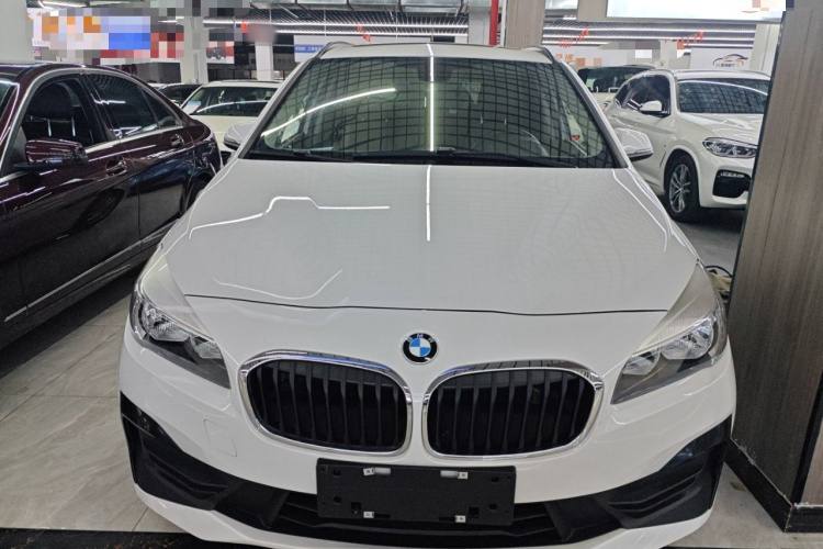 宝马2系旅行车 2019款 218i 时尚型车身外观6001