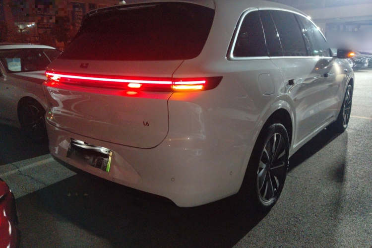 理想汽车 理想L6 2025款 Max 智能焕新版车身外观7