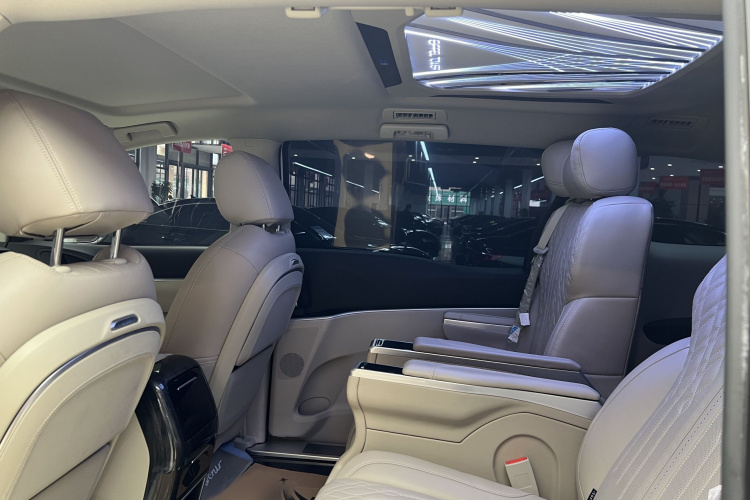 别克GL8 2023款 陆上公务舱 舒适型中控内饰7008