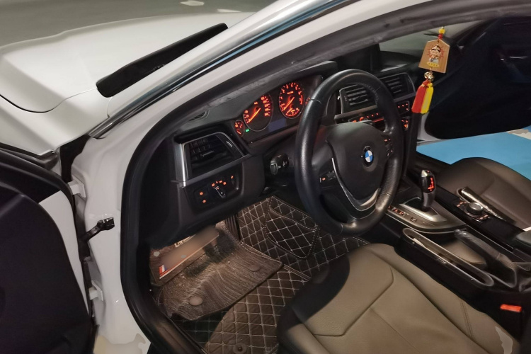 宝马3系 2017款 320Li 时尚型中控内饰7003