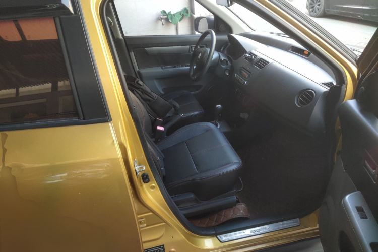 铃木 雨燕 2015款 1.5L 自动限定版局部细节41