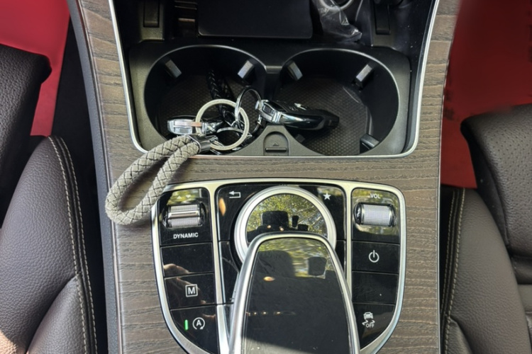 奔驰GLC 2018款 GLC 300 4MATIC 动感型中控内饰7007