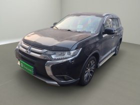 三菱 欧蓝德 2018款 2.4L 四驱精英版 5座