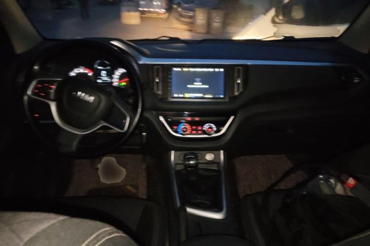 五十铃 瑞迈 2022款 2.8T经典柴油四驱舒适型标轴版JE493ZLQ6E中控内饰7002