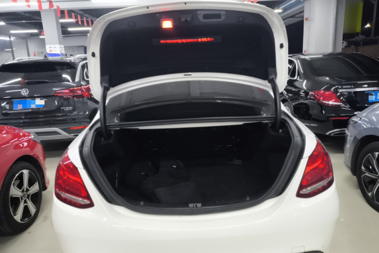 奔驰C级 2018款 C 200 运动版机舱底盘23