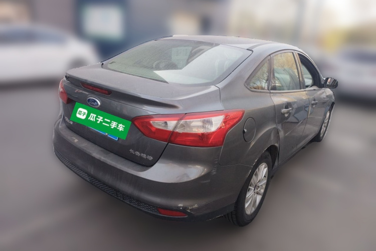 福特 福克斯 2012款 三厢 1.6L 手动舒适型车身外观7