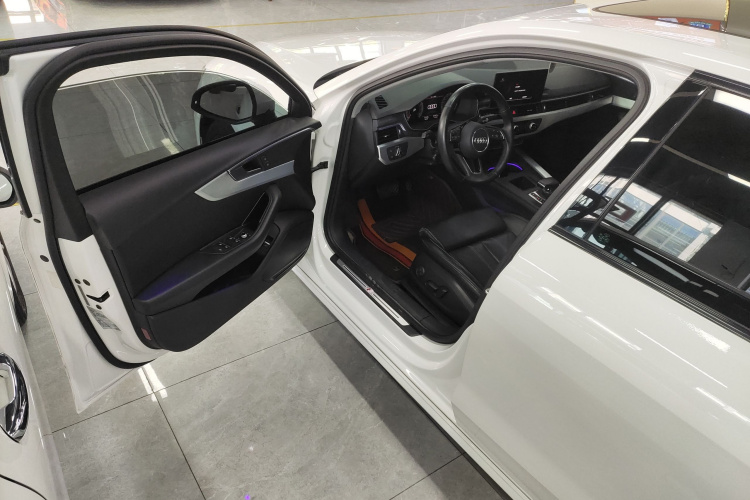 奥迪A4L 2022款 40 TFSI 时尚动感型中控内饰20
