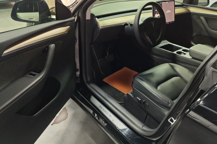 特斯拉 Model Y 2021款 标准续航后驱版中控内饰7003