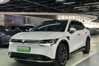 极氪7X 2025款 75kWh 后驱智驾版