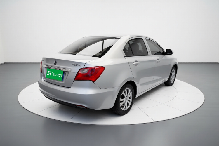 长安 悦翔V3 2015款 1.4L 手动美满型 国IV车身外观7