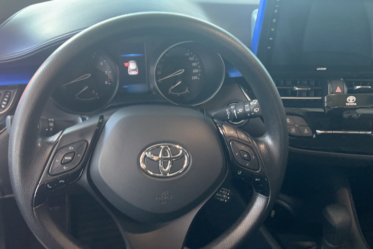 丰田C-HR 2022款 2.0L 舒适版局部细节14