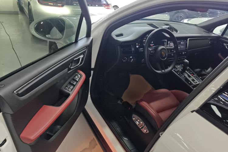 保时捷 2022款 Macan 2.0T中控内饰7003
