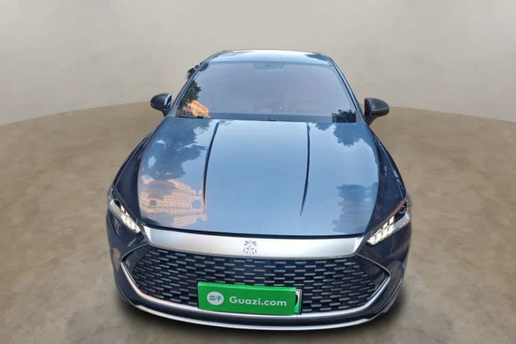 比亚迪 秦PLUS 2024款 荣耀版 DM-i 55KM领先型车身外观2