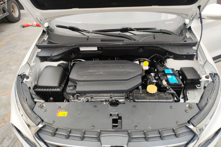 宝骏510 2017款 1.5L 自动时尚型机舱底盘24