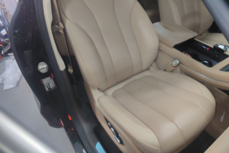 鸿蒙智行 问界M7 2024款 1.5T 智驾四驱Max版 5座局部细节41