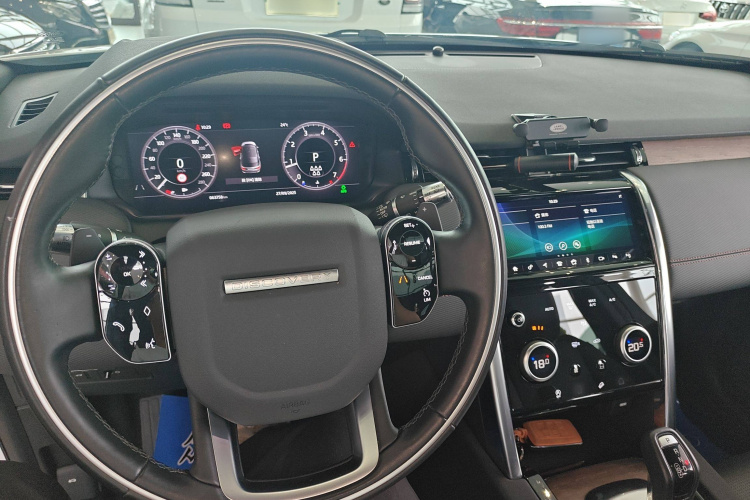 路虎 发现运动版 2020款 249PS R-Dynamic 性能科技版 7座中控内饰12