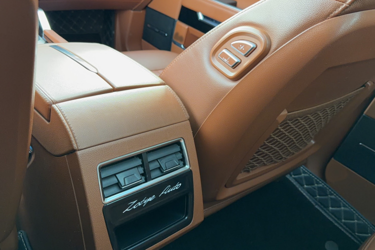 众泰T700 2017款 1.8T 双离合尊享型中控内饰7004