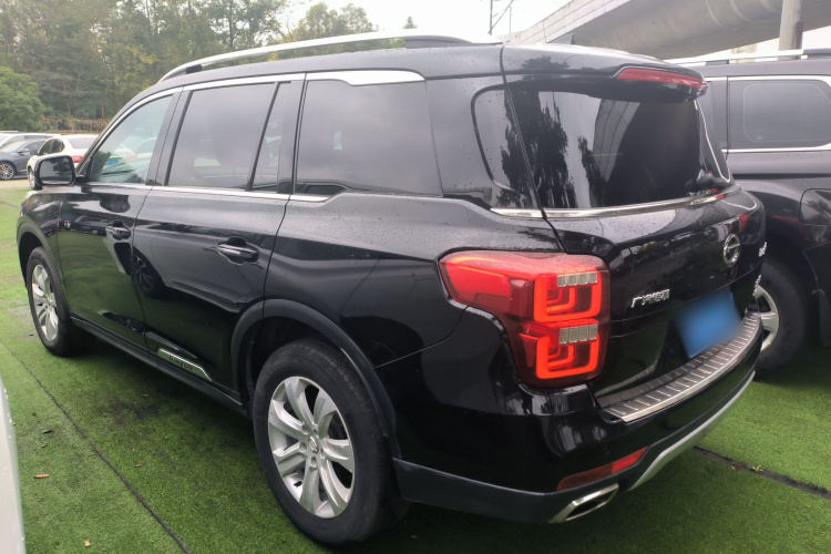 广汽传祺 传祺GS8 2017款  320T 两驱豪华版（七座）车身外观4