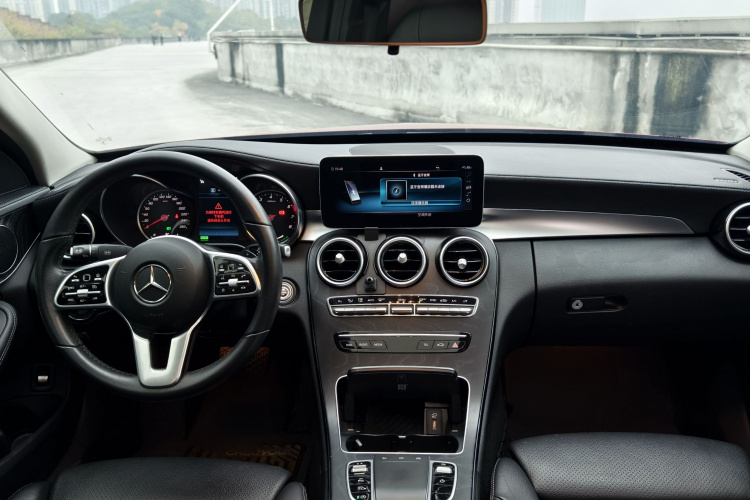 奔驰C级 2019款 C 260 L 运动版中控内饰7004