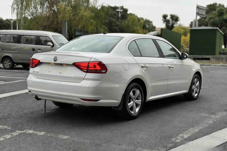 大众 朗逸 2015款 1.6L 自动风尚版车身外观6001