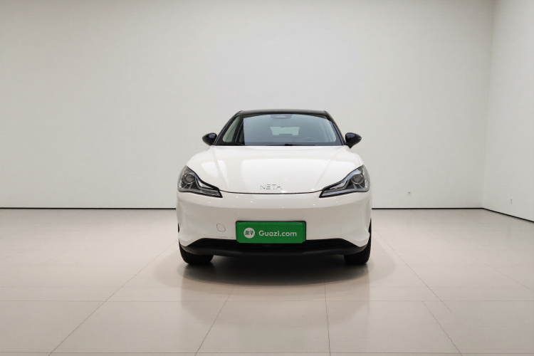 哪吒汽车 哪吒V 2022款 潮 300 Lite 磷酸铁锂车身外观2