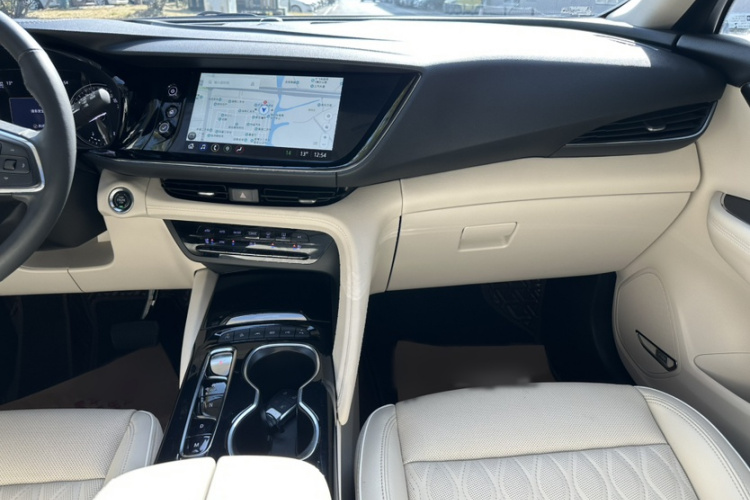 别克 2022款 昂科威Plus Avenir艾维亚 七座版中控内饰7008