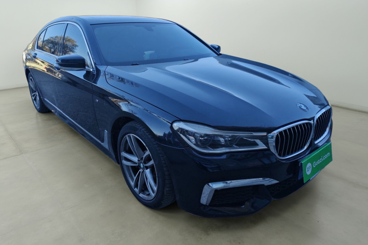 宝马7系 2018款 730Li 尊享型 M运动套装车身外观3
