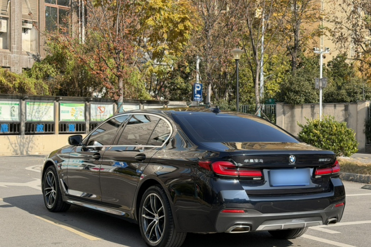 宝马5系 2022款 改款二 525Li M运动套装车身外观6005