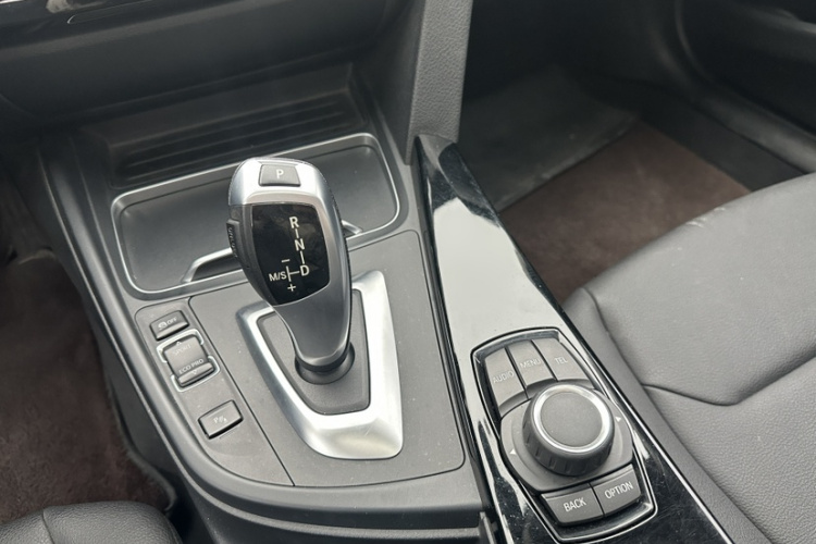 宝马3系 2017款 320Li 时尚型局部细节18