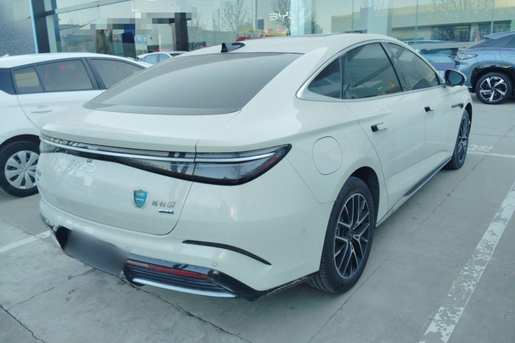 比亚迪 海豹07 DM-i 2025款 智驾版 DM-i 1.5L 125km 尊贵型车身外观7