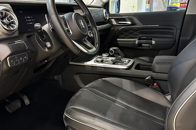 坦克300 2023款 越野版 2.0T 征服者中控内饰7002