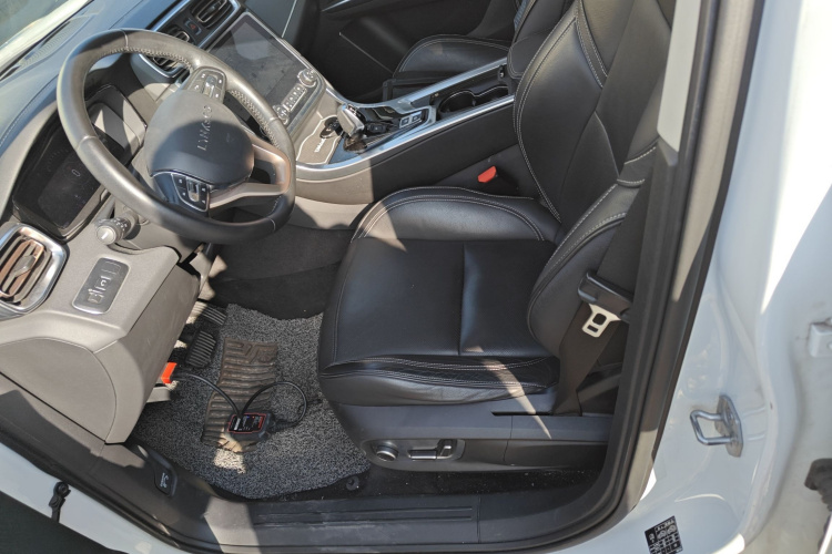 领克01 2017款 2.0T 两驱型Pro版中控内饰19