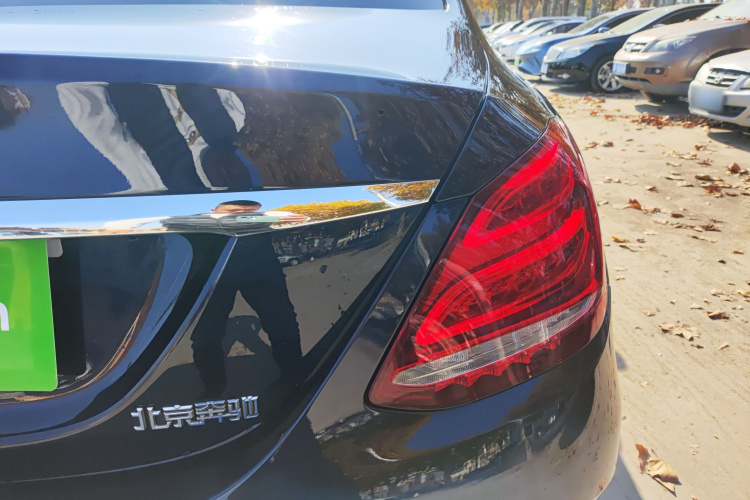 奔驰C级 2016款 C 200 L 运动型车身外观9