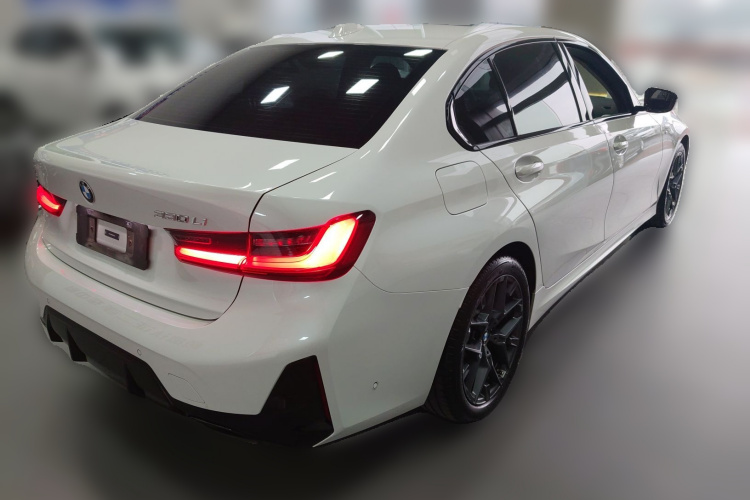 宝马3系 2025款 330Li M运动曜夜套装车身外观7