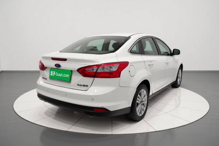 福特 福克斯 2012款 三厢 1.6L 自动舒适型车身外观7