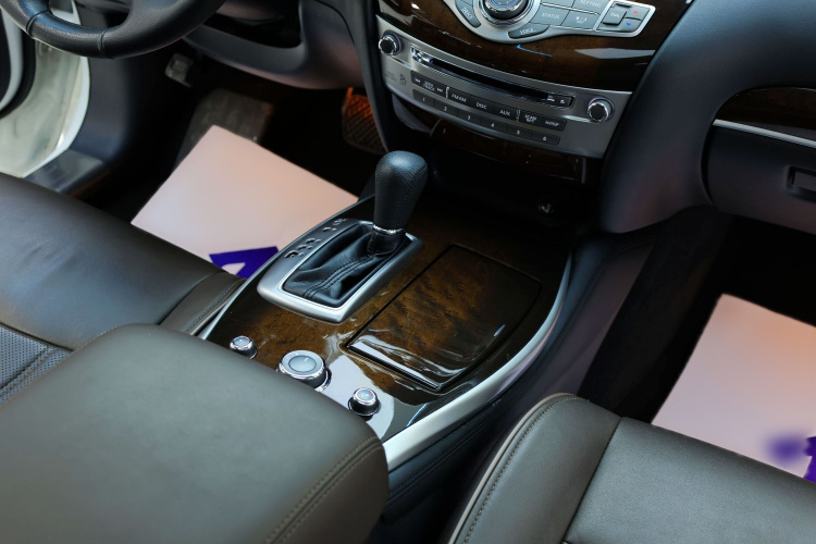 英菲尼迪QX60(进口) 2014款 2.5 S/C Hybrid 四驱全能版局部细节18