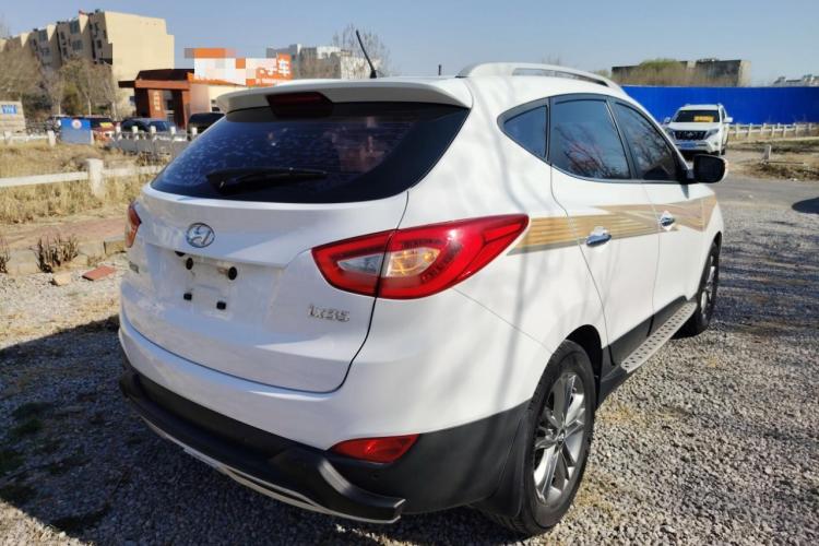 北京现代ix35 2015款 2.0L 自动两驱智能型 国IV车身外观7