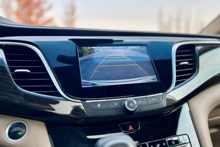 别克GL8 2017款 ES 28T 旗舰型 国V中控内饰7012