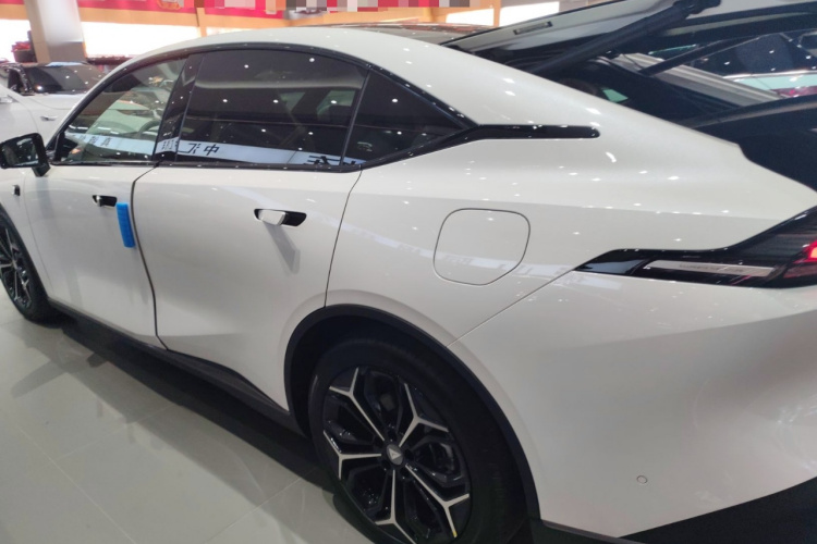 深蓝汽车 深蓝L07 2026款 240Ultra华为乾崑ADS SE版车身外观6003