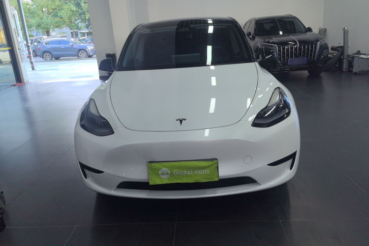 特斯拉 Model Y 2024款 后轮驱动版车身外观2