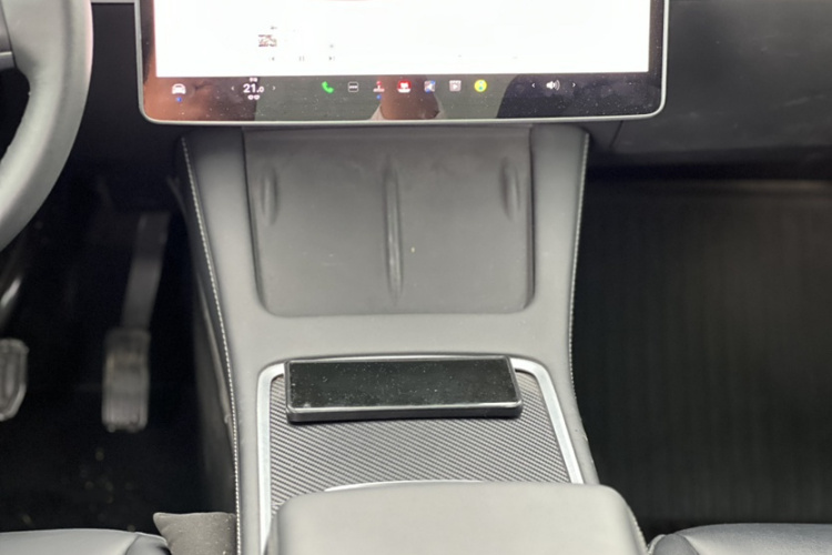 特斯拉 Model Y 2022款 后轮驱动版中控内饰7003