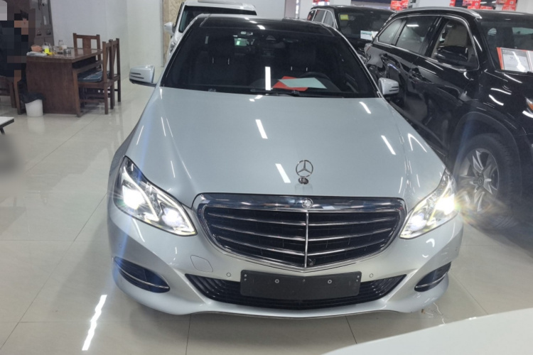 奔驰E级 2014款 改款 E 300 L车身外观2