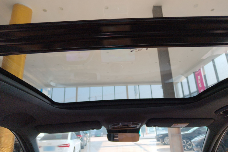 吉利银河 银河星舰7 EM-i 2025款 120km 探索+版中控内饰22