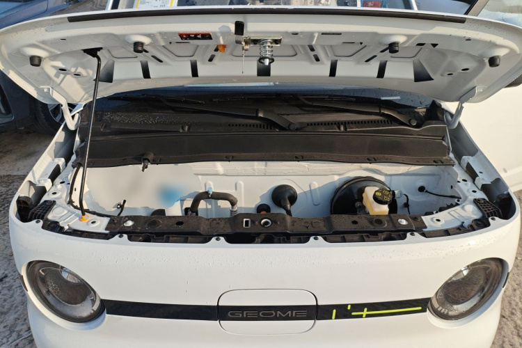 吉利银河 熊猫 2025款 210km 元气熊机舱底盘24