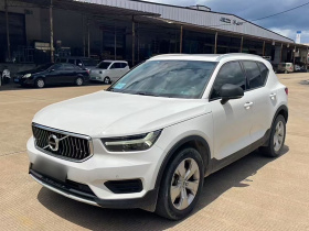 沃尔沃XC40(进口) 2019款 T4 四驱破晓冰雪白