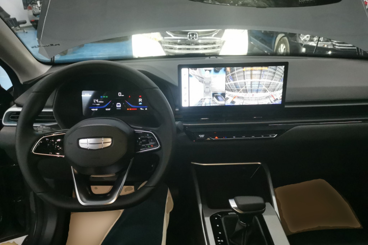 吉利汽车 帝豪 2026款 第4代 400万纪念款 1.5L CVT超越型中控内饰12